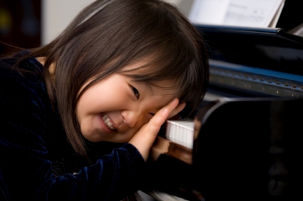 girl on piano